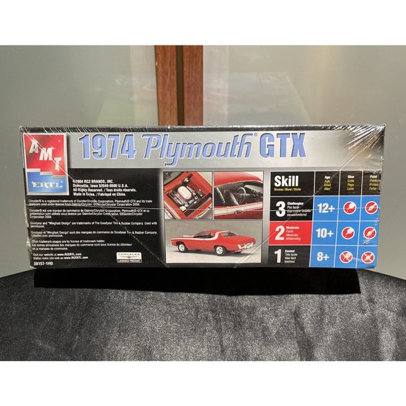 AMT 1974 Plymouth GTX Muscle Car 1:25 Plastic Scale Model NEW In Sealed Box 2004 - Picture 3 of 4